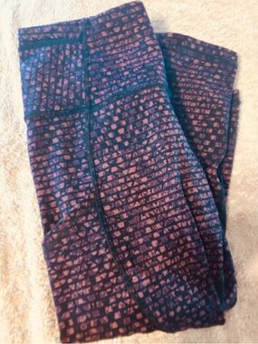 Lululemon Pace Rival crop legging "Shatter Weave Desert Teal Alberta Lake/Black”